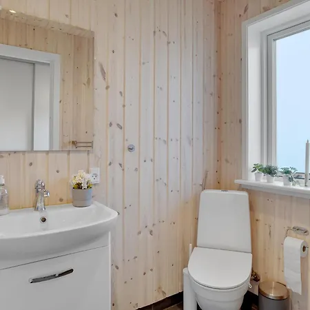 Stunning In Vaeggerlose With Wifi * Bøtø By