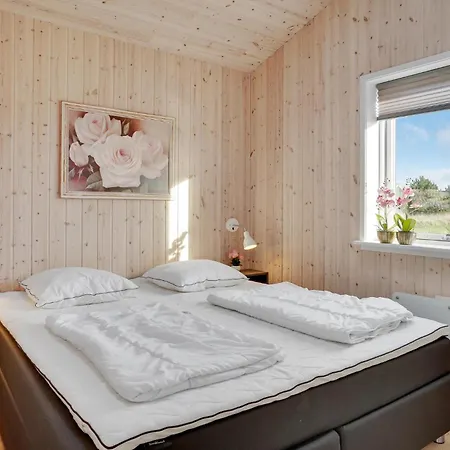 4 Bedroom Gorgeous In Vaeggerlose