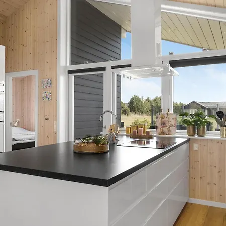 Prázdninový dům Stunning In Vaeggerlose With Wifi Bøtø By