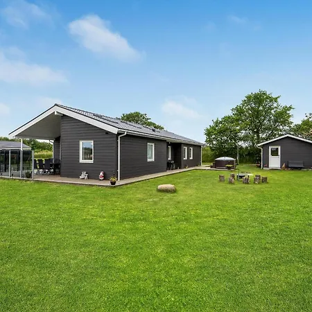 Сasa de vacaciones 4 Bedroom Gorgeous In Vaeggerlose Bøtø By