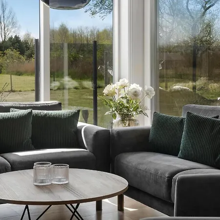 4 Bedroom Gorgeous In Vaeggerlose *