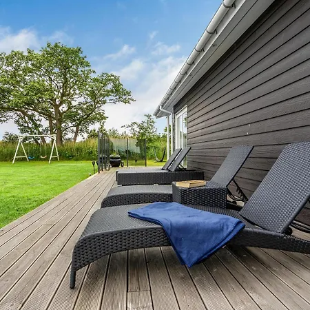 Holiday home 4 Bedroom Gorgeous In Vaeggerlose *