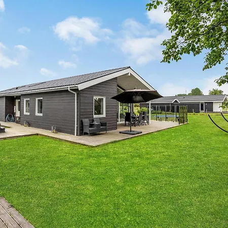 4 Bedroom Gorgeous In Vaeggerlose Holiday home