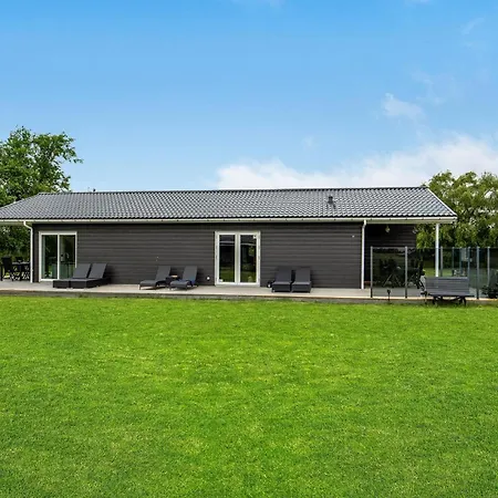 4 Bedroom Gorgeous In Vaeggerlose Boto By