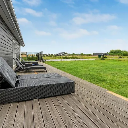 4 Bedroom Gorgeous In Vaeggerlose Holiday home